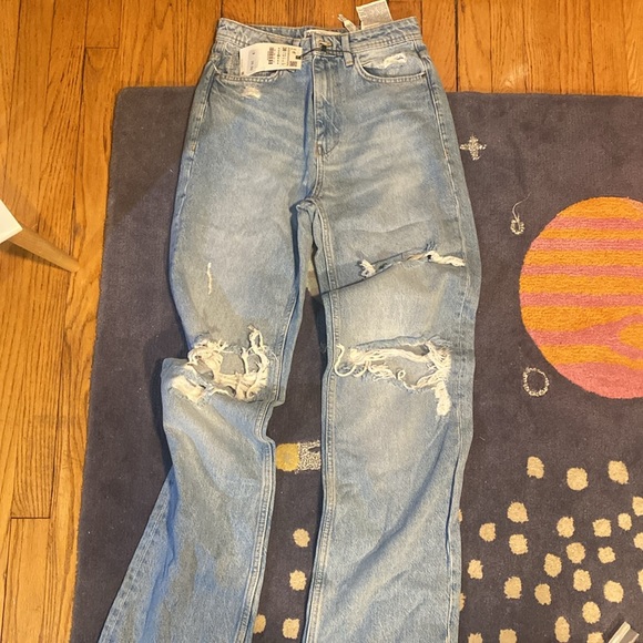NWT Zara Ripped Jeans - Size 6/38 - Picture 4 of 5